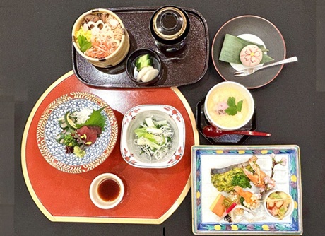 食材の都合などにより一部メニューを変更する場合がございます