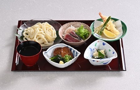 ■讃岐うどん御膳　2,500円