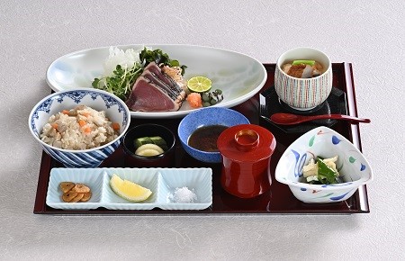 ■鰹の叩き御膳　3,190円