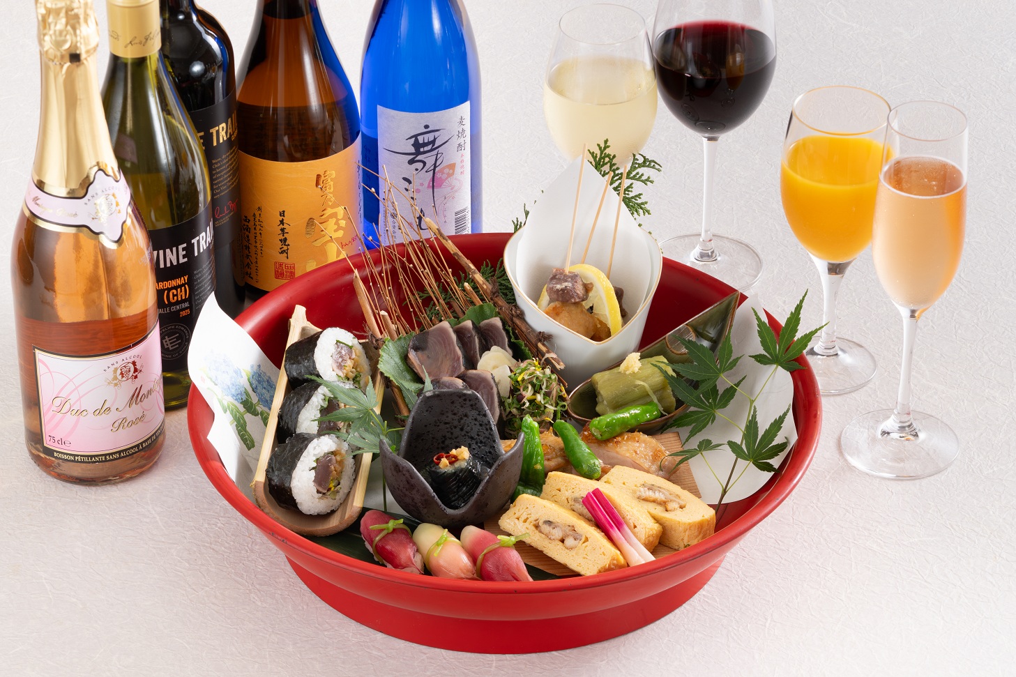 ■皿鉢(さわち)料理　7,700円　※写真は2～3人前 　※ディナータイム限定メニュー