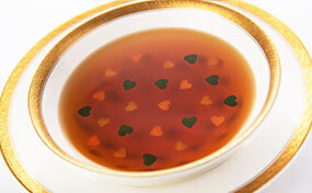 [スープ]いっぱいの愛を浮かべたザ・クレストホテルオリジナルコンソメスープ