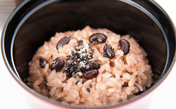 赤飯　昆布吸